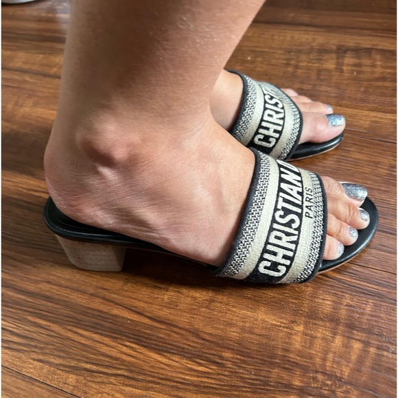 Christian Dior authentic size 39 EUR 8 1/2 US Embroidered heeled slides/ sandals - Picture 6 of 7